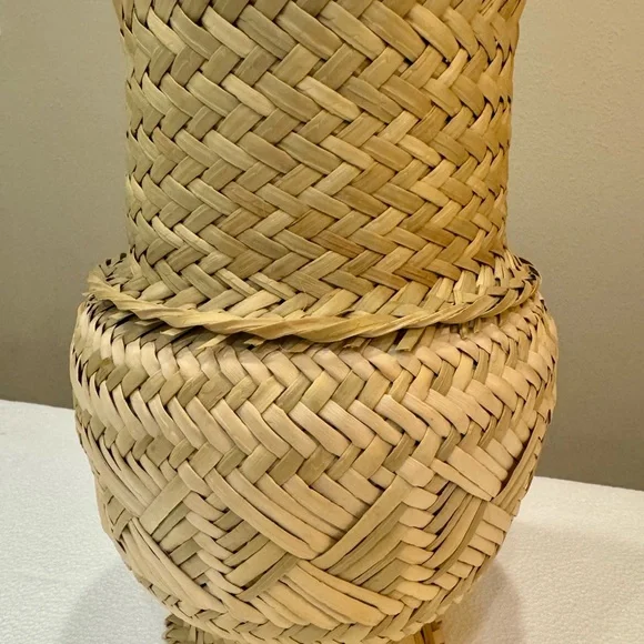 Handwoven Tarahumara Indian Natural Basket Vase 12” - Picture 6 of 8